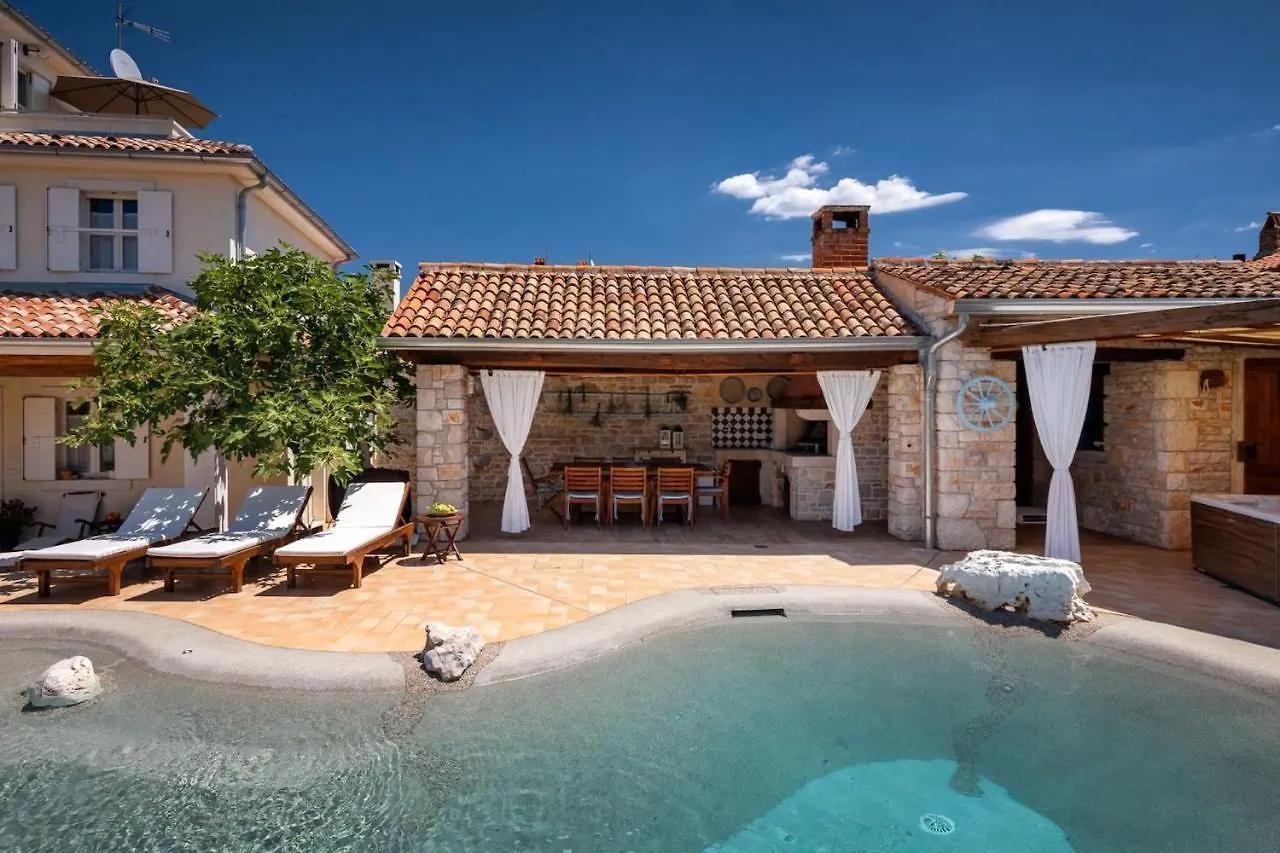 Cepljani Family Villa Elizabeta With Pool In Umag